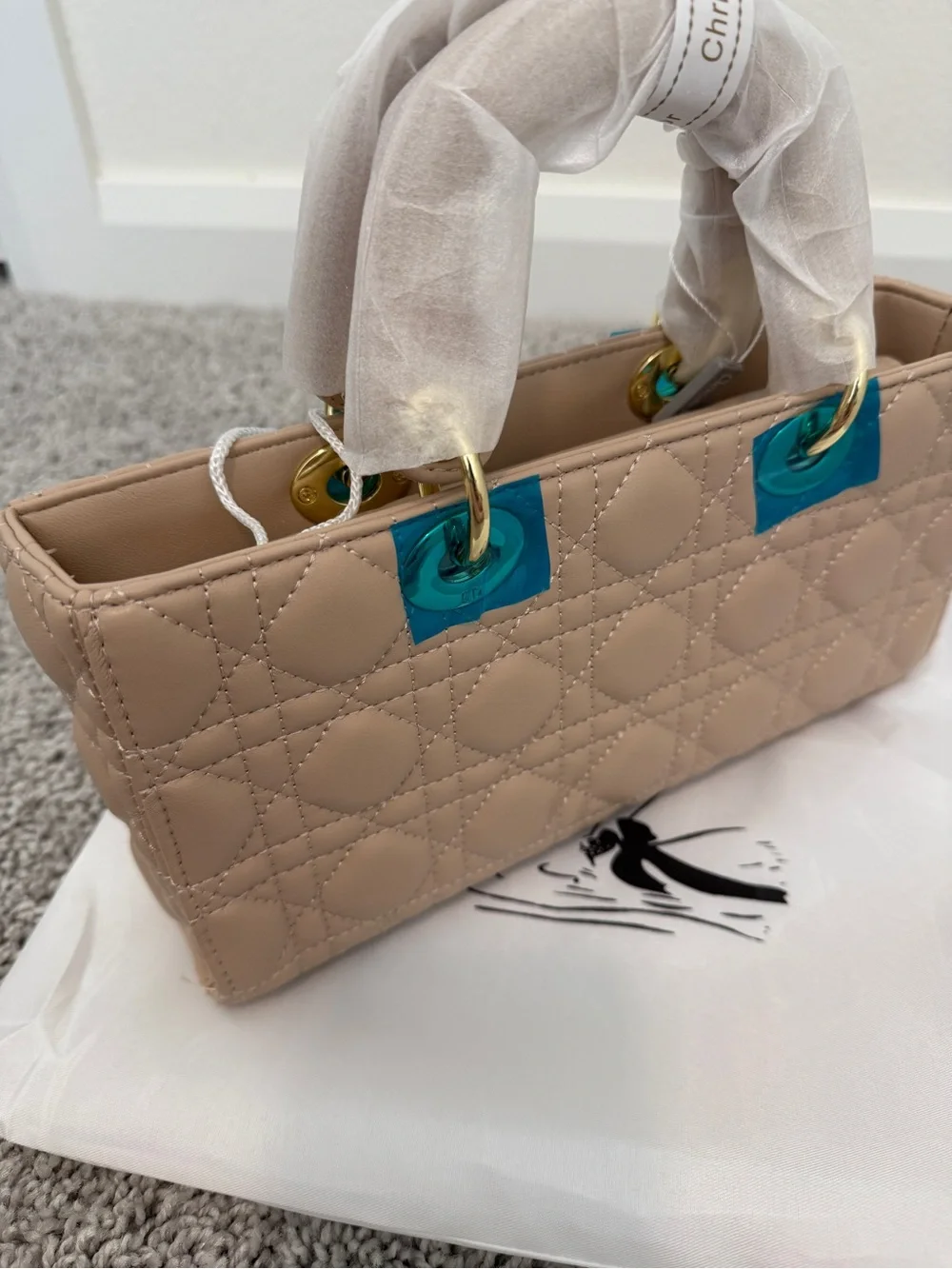 INSPIRED LADY D - JOY BAG in beige - Picture 2 of 5